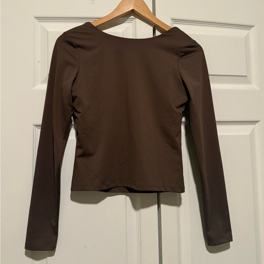 Cotton On Chocolate‎ Long Sleeve Top with an open back size S
